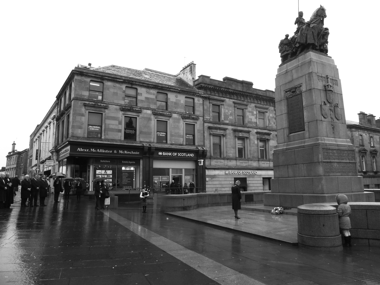 Remembrance Sunday 2026: parade times across Renfrewshire