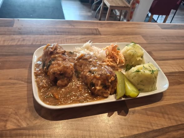 Doris Polskie Bistro in Paisley: Polish home cooking, wraps, online orders and opening times