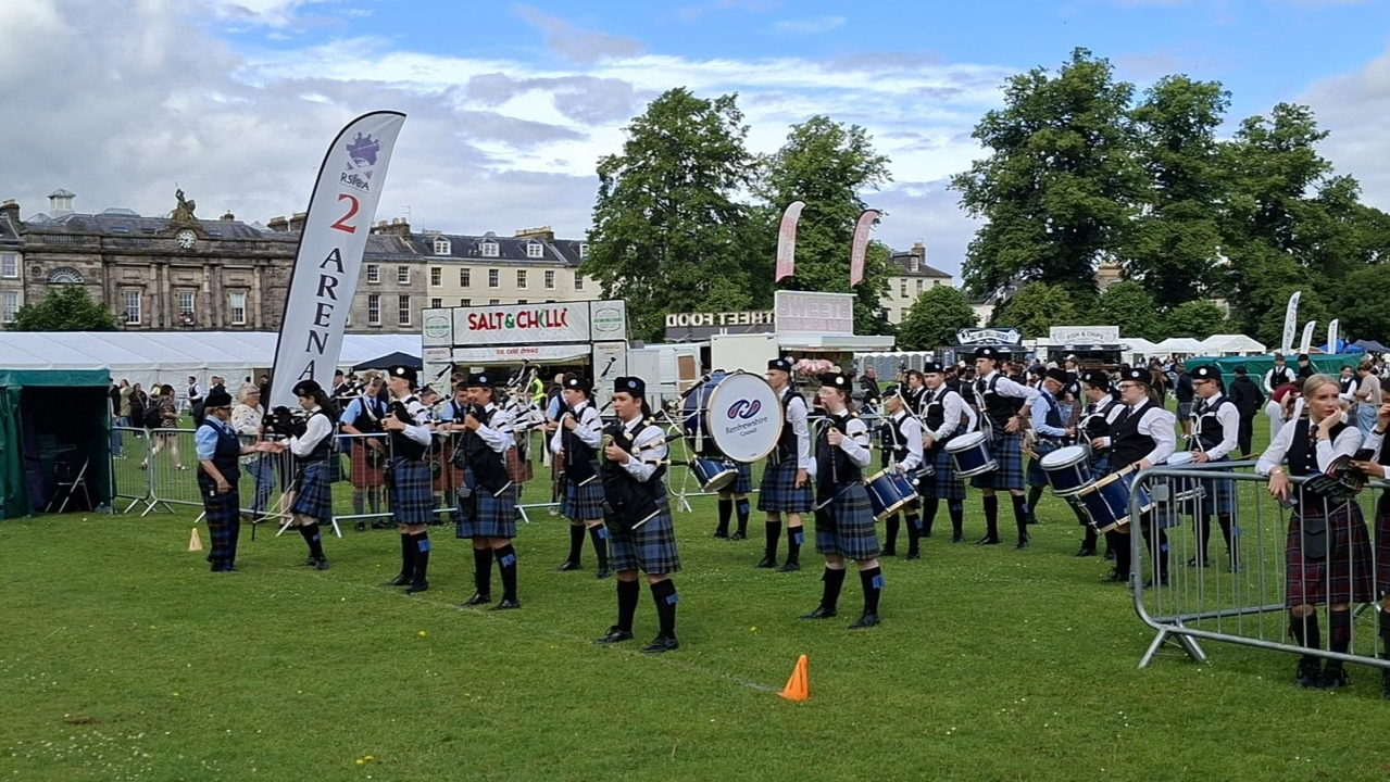 Young Renfrewshire pipe band strike the right note with championship success
