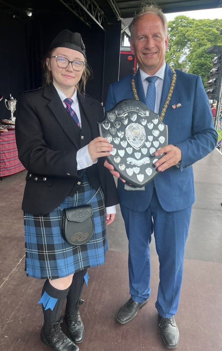 Young Renfrewshire pipe band strike the right note with championship success
