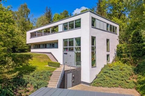 Kilmardinny Avenue Modernist Home