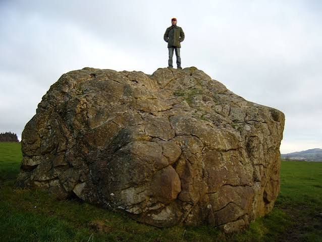 Ancient Clochoderick Stone: A 12ft Giant Between Bridge of Weir & Howwood
